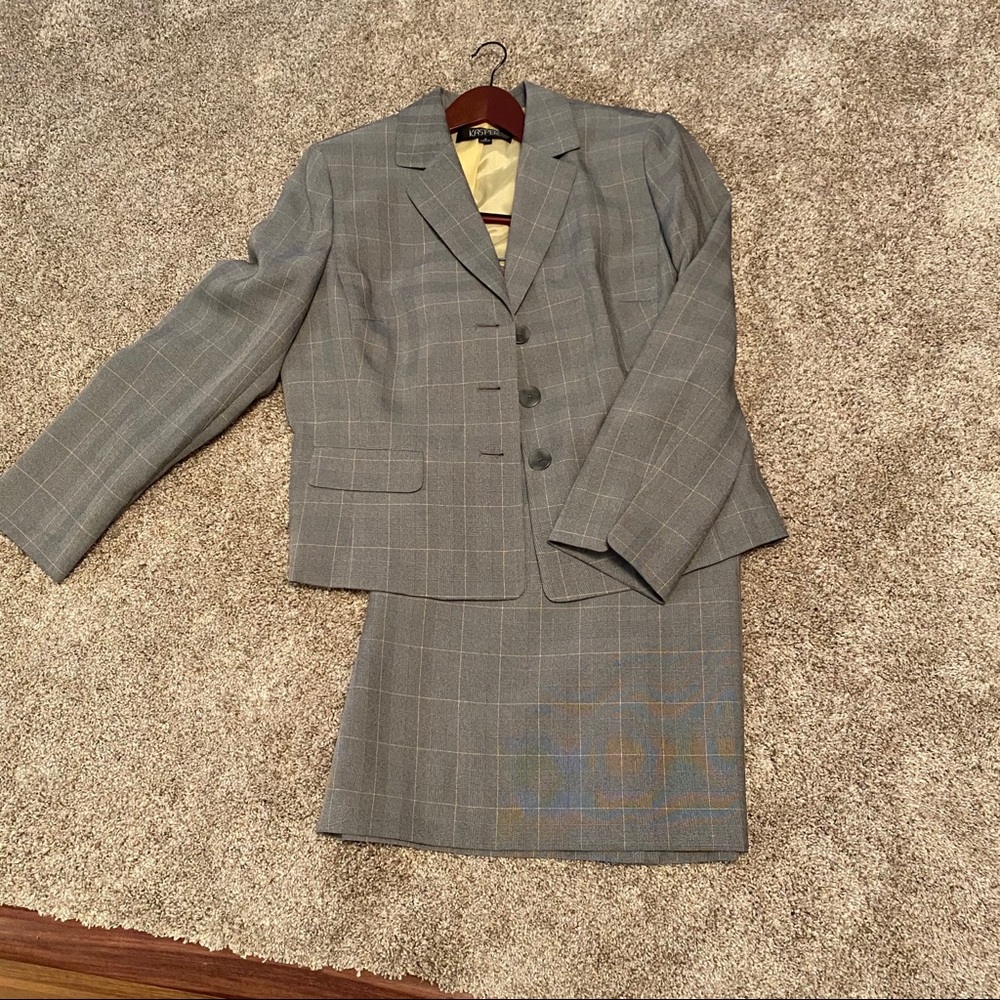 Women’s Business Suit